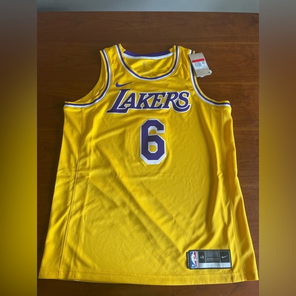 Nike Lakers LeBron James Swingman Icon Yellow #6 Jersey Size Large [CW3669-738]
